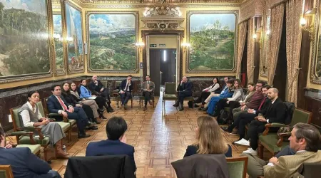 El Club de Árbitros de la Asociación de Becarios de Excelencia Rafael del Pino se reúnen en el Palacio de Santoña